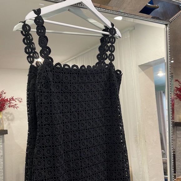 Black Sleeveless Circle Fringe Dress - Picture 2 of 3
